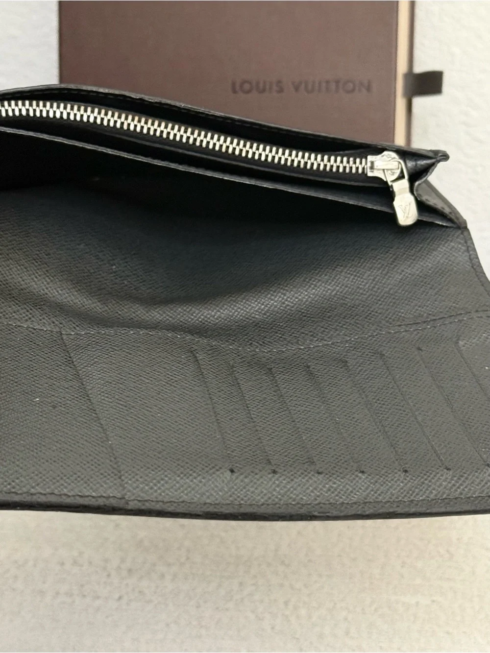 LOUIS VUITTON Taiga Brazza Wallet